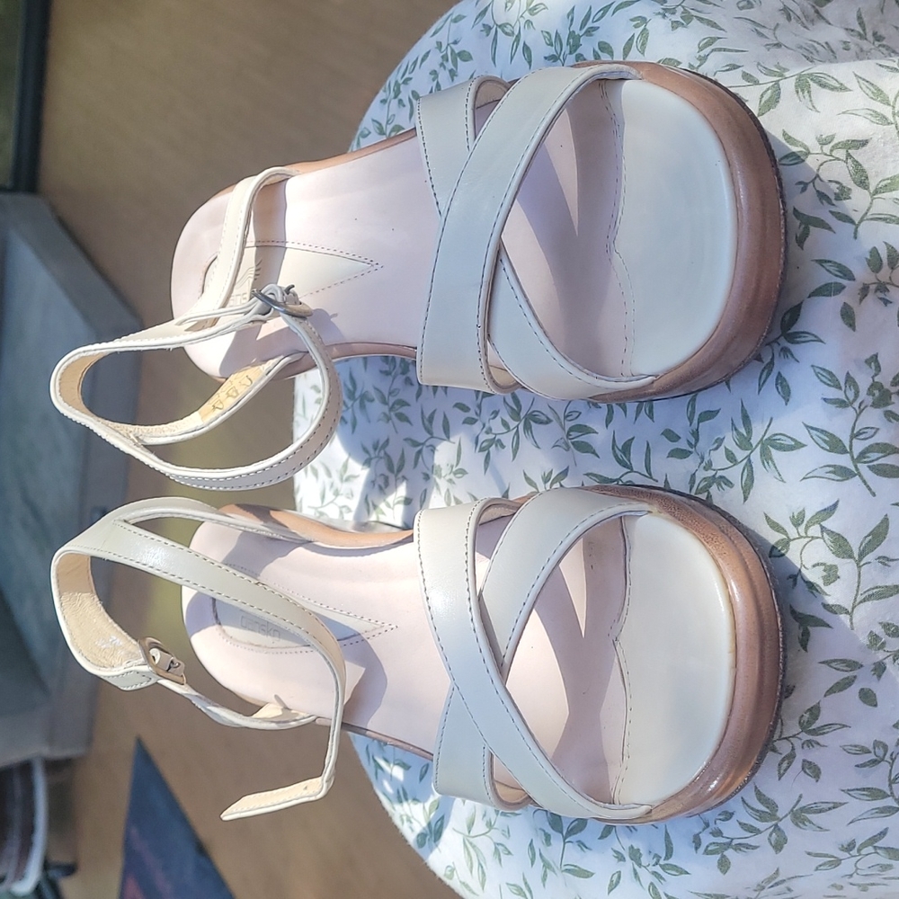 Dansko sandals size 42